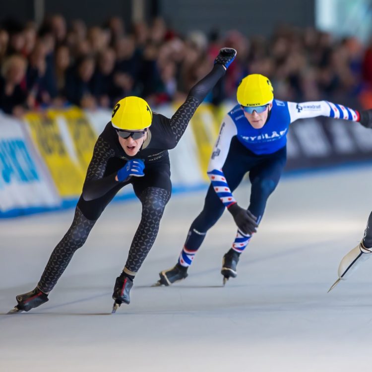 Dion (links) sprint naar tweede plaats